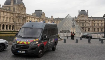 Глава Минкульта Франции Дати: Лувр ограбили профессионалы за четыре минуты