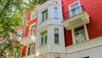 Более 230 домов в стиле советского неоклассицизма привели в порядок в Москве