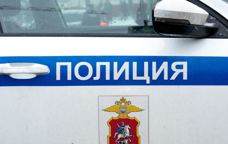Мужчина в Москве открыл стрельбу по полицейским, его ранили ответным огнем