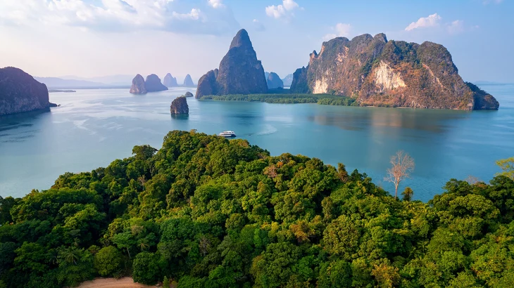 СМИ: Экскурсионный автобус с россиянами упал с холма в Таиланде СМИ: Экскурсионный автобус с россиянами упал с холма в Таиланде