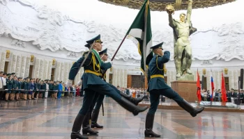 Свыше 500 выпускников Российской таможенной академии получили дипломы в Музее Победы