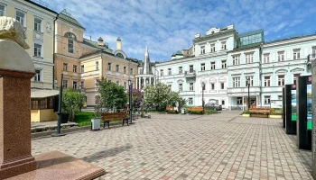 Московские библиотеки открыли летние читальни под открытым небом