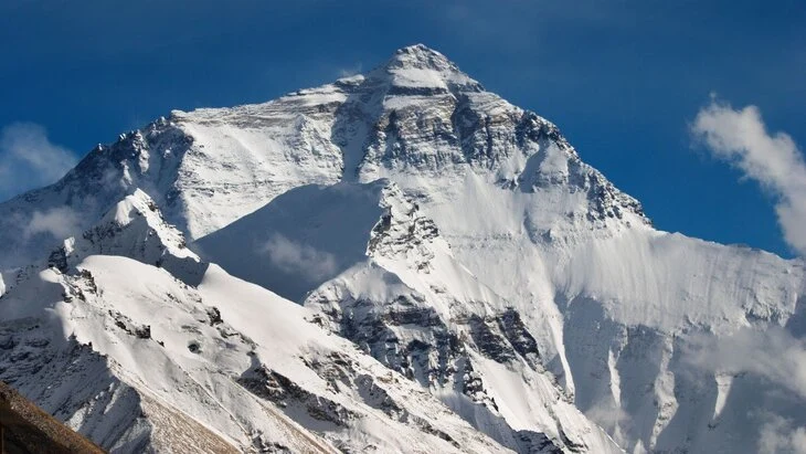 Посольство РФ в Пекине не получало данных о застрявших на Эвересте россиянах Посольство РФ в Пекине не получало данных о застрявших на Эвересте россиянах