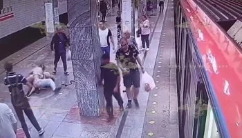 Мужчина с сыном подрались с пассажиром метро на станции "Рязанский проспект"