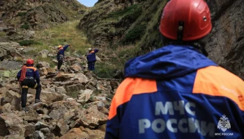 В Кабардино-Балкарии туристка упала в обрыв со смотровой площадки и погибла