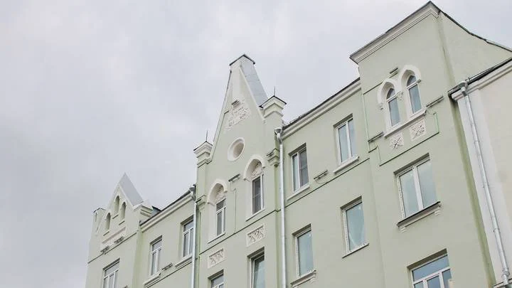Дома с барельефами обновили в Москве в рамках программы капремонта