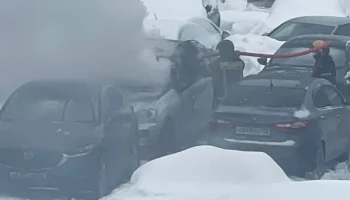 Автомобиль сгорел на парковке в Москве