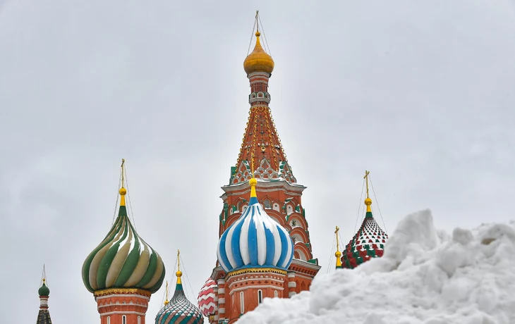 Высота сугробов в Москве и области превысила существующую норму почти в 1,5 раза