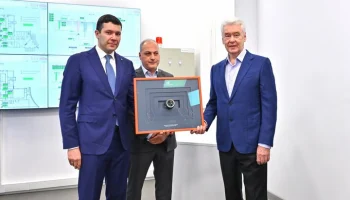 Собянин открыл в Москве первое в России производство фотонных интегральных схем