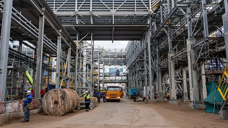 9 человек пропали после начала пожара на "Нижнекамскнефтехиме" 9 человек пропали после начала пожара на "Нижнекамскнефтехиме"