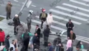 Водитель Mercedes сбежал с места ДТП в районе Зюзино после наезда на пешеходов