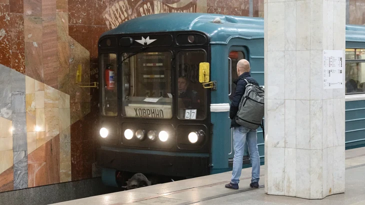 Пассажир упал на рельсы на станции метро «Войковская» Пассажир упал на рельсы на станции метро «Войковская»