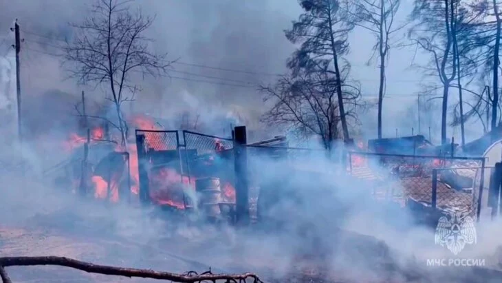 Около 30 дачных строений загорелись в Забайкальском крае