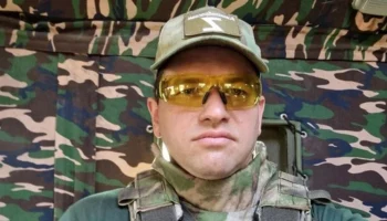 Военный блогер Алехин* заявил, что силовики нагрянули к нему домой в шесть утра
