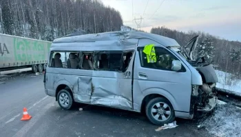 11 человек пострадали в ДТП с автобусом и большегрузами в Прибайкалье