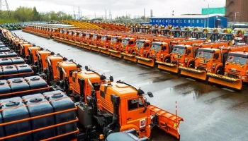 Более 150 баз коммунальной техники в Москве подготовили к осенне-зимнему сезону