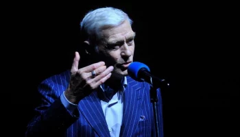 Сын Бориса Щербакова заявил, что актер проведет в больнице еще две недели