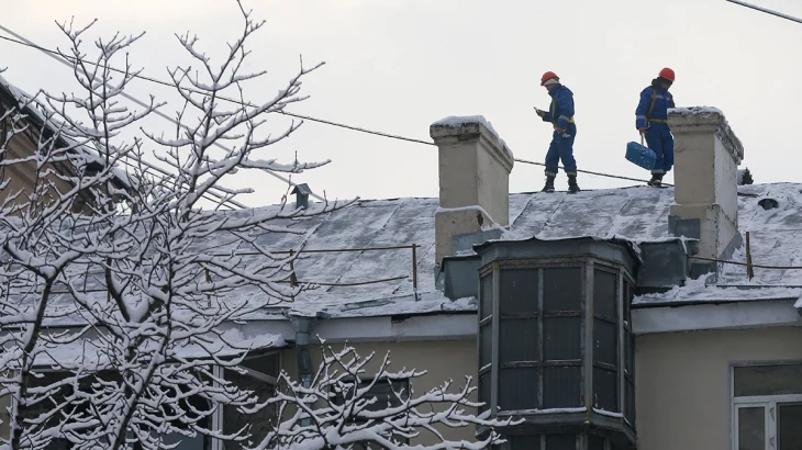 МЧС: Более 120 кровель зданий обрушились в России с начала года МЧС: Более 120 кровель зданий обрушились в России с начала года