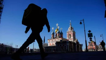 Курьер на электросамокате сбил женщину на северо-востоке Москвы