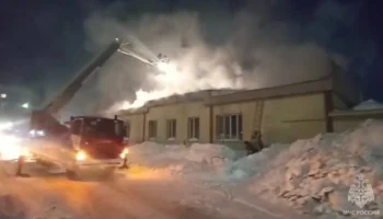 Кровля кафе обрушилась в результате пожара в Нефтеюганске