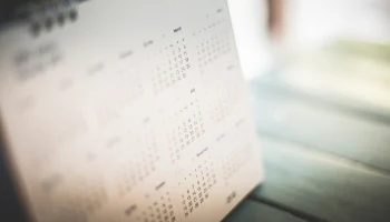 Майские праздники в 2026 году станут короче из-за длинных новогодних каникул