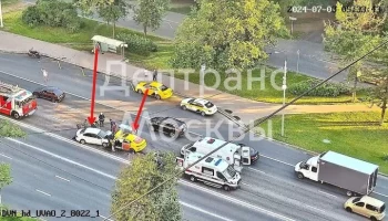 Два автомобиля столкнулись на Волгоградском проспекте