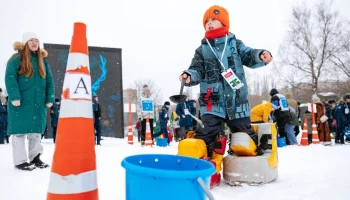 Лагерь полярников установили у Московского дворца пионеров в День Арктики Лагерь полярников установили у Московского дворца пионеров в День Арктики