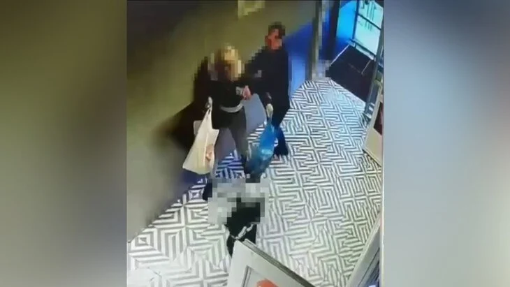 В Подольске мужчина ударил женщину в лицо в присутствии ее ребенка В Подольске мужчина ударил женщину в лицо в присутствии ее ребенка