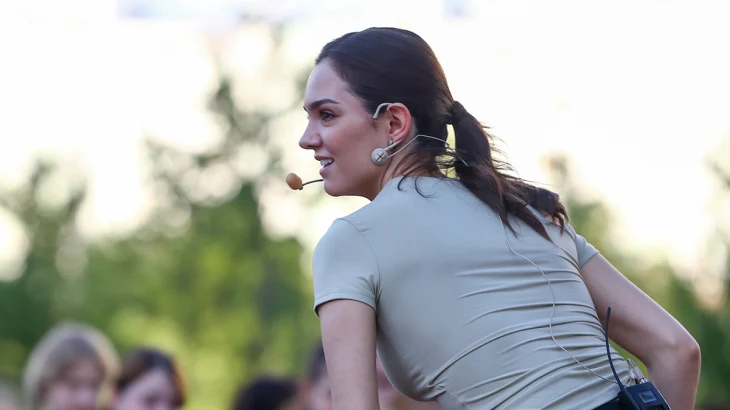 Фигуристка Евгения Медведева получила травму во время футбольного матча Фигуристка Евгения Медведева получила травму во время футбольного матча