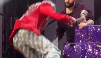 Филипп Киркоров упал со ступенек во время выступления на &laquo;Новой волне&raquo;