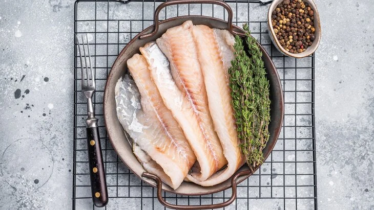 Пикша стала самой подешевевшей рыбой в России в 2026 году Пикша стала самой подешевевшей рыбой в России в 2026 году