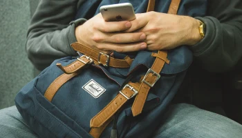 СК предъявил обвинение 14-летнему подростку, укравшему деньги с чужого телефона