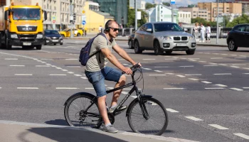 Новая велополоса появилась на Цветном бульваре в Москве