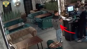 Полиция задержала мужчину за попытку ограбления двух кальянных в центре Москвы