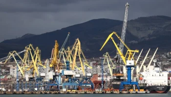 РИА Новости: два судна столкнулись в порту Новороссийска