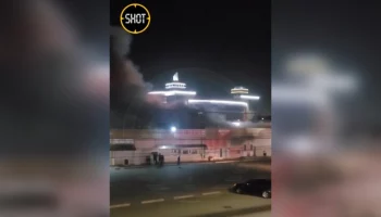 Крупный пожар произошел в торговых павильонах в Ставропольском крае