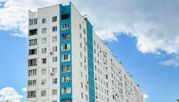На северо-востоке Москвы проходит капитальный ремонт жилого дома 1983 года постройки