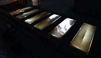 Биржевая цена серебра впервые поднялась выше 89 долларов за тройскую унцию