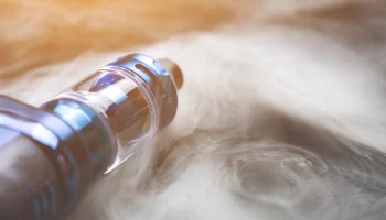 В Госдуму внесут проект о полном запрете розничной торговли вейпами в РФ