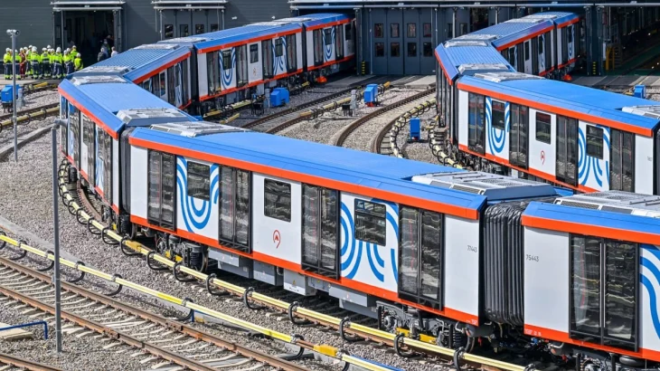 Сергей Собянин открыл первое в ТиНАО электродепо «Столбово» Сергей Собянин открыл первое в ТиНАО электродепо «Столбово»