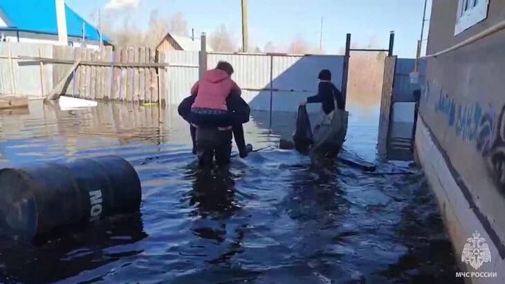 С начала весеннего половодья на территории РФ эвакуировали 38 302 человека