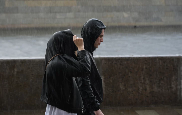 Москвичей призвали воздержаться от пребывания на улице 3 апреля из-за непогоды Москвичей призвали воздержаться от пребывания на улице 3 апреля из-за непогоды