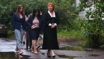 Жители Печатников попросили благоустроить территорию рядом со школой на улице Гурьянова