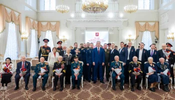 Собянин наградил ветеранов ВОВ, участников СВО и служащих войск ПВО