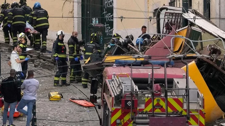 Число пострадавших при ЧП с фуникулером в Лиссабоне выросло до 23 Число пострадавших при ЧП с фуникулером в Лиссабоне выросло до 23