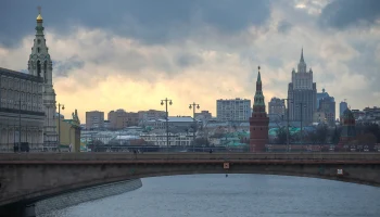 Синоптик Шувалов предупредил о похолодании в Москве к выходным