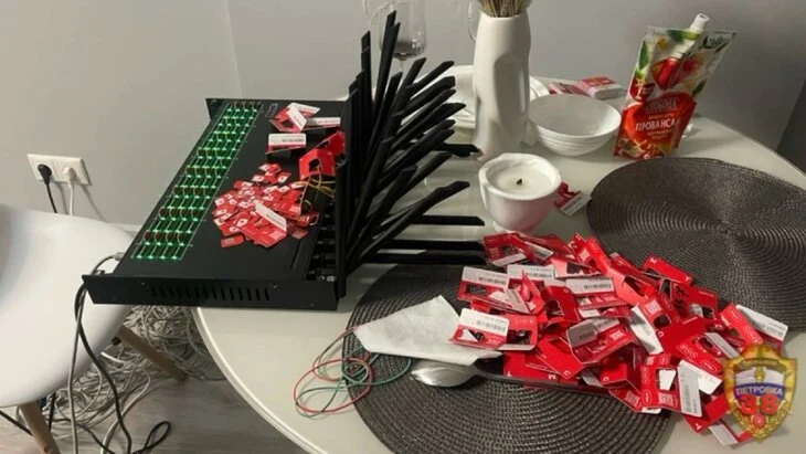 Узел связи телефонных мошенников ликвидирован в центре Москвы Узел связи телефонных мошенников ликвидирован в центре Москвы