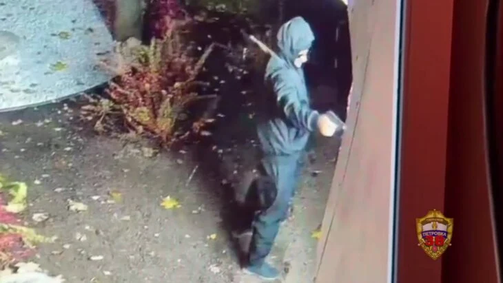 Мужчина устроил стрельбу у кафе в Москве из-за ссоры с девушкой Мужчина устроил стрельбу у кафе в Москве из-за ссоры с девушкой