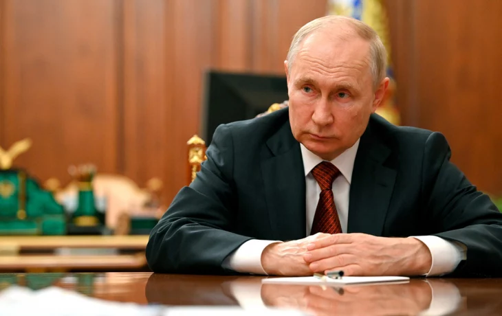 Путин предложил вернуть госнаграды за заслуги в трудовой деятельности Путин предложил вернуть госнаграды за заслуги в трудовой деятельности