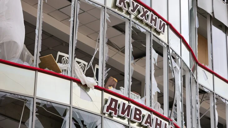 Несколько магазинов получили повреждения при взрыве на АЗС в Пятигорске Несколько магазинов получили повреждения при взрыве на АЗС в Пятигорске